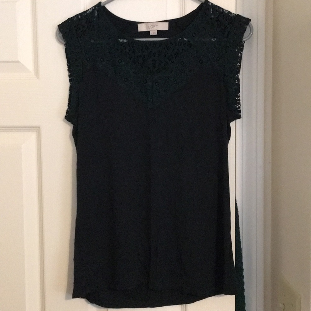 Forest green sleeveless tank top with lace detail